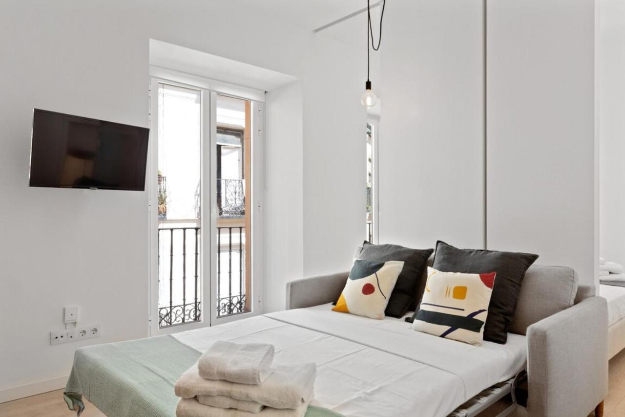 Modern 1 Bedroom Apartment Near Lavapies Madrid Luaran gambar